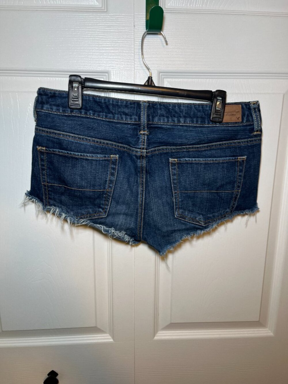 American Eagle Cut Off Denim Shorts Size 8 - Picture 2 of 3